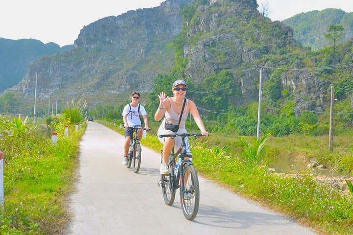 Private Ninh Binh Day Trip: Trang An, Bich Dong & Mua Cave Viewpoint photo 2
