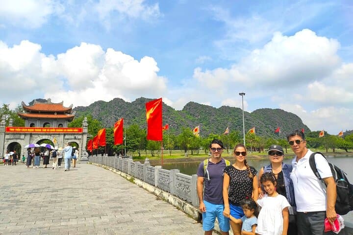 Full-Day Ninh Binh: Mua Cave, Tam Coc Boat Ride & Hoa Lu Small-Group Tour photo 4