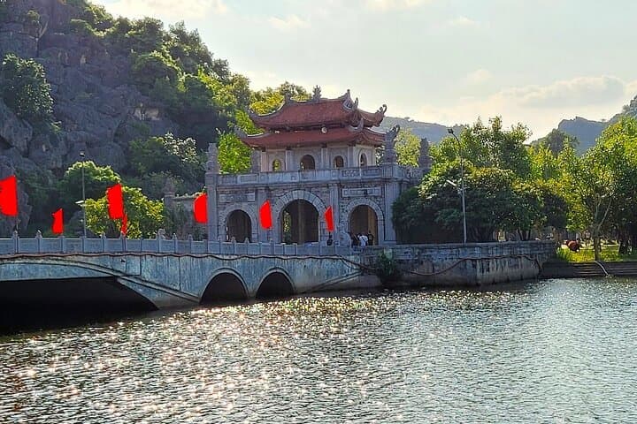 Hanoi to Tam Coc: Incense Village, Sampan Ride & Hoa Lu Ancient Capital Day Tour photo 3