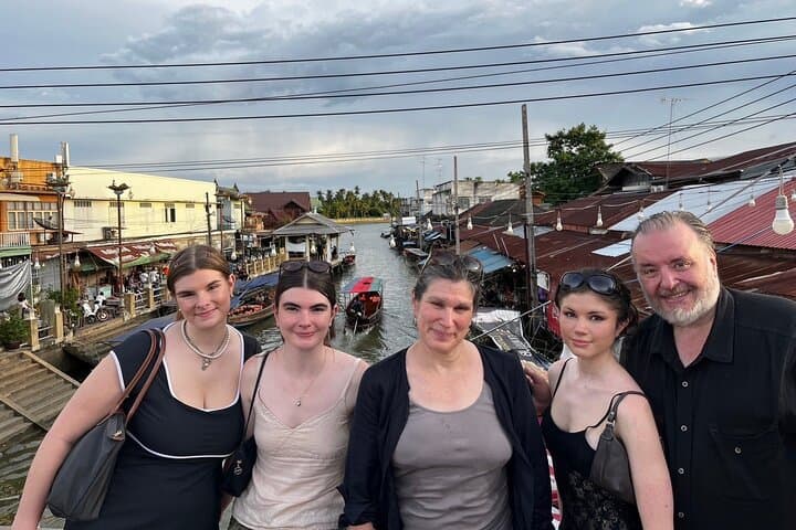 Amphawa & Mae Klong Markets: Firefly Boat Ride and Night Market Tour photo 2