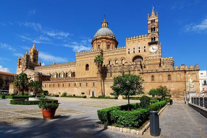 Palermo Walking Tour: Discover Historic Squares, Markets & Hidden Courtyards