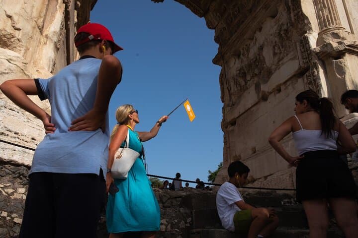 Small-Group Colosseum, Palatine Hill & Roman Forum Tour — Fast Entry in Rome photo 4