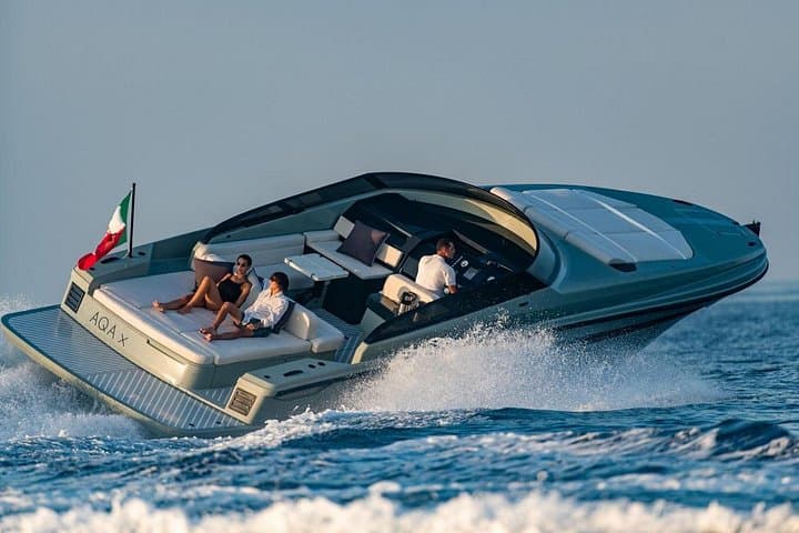 Amalfi Coast Luxury Yacht Cruise from Salerno: Day on the Tyrrhenian