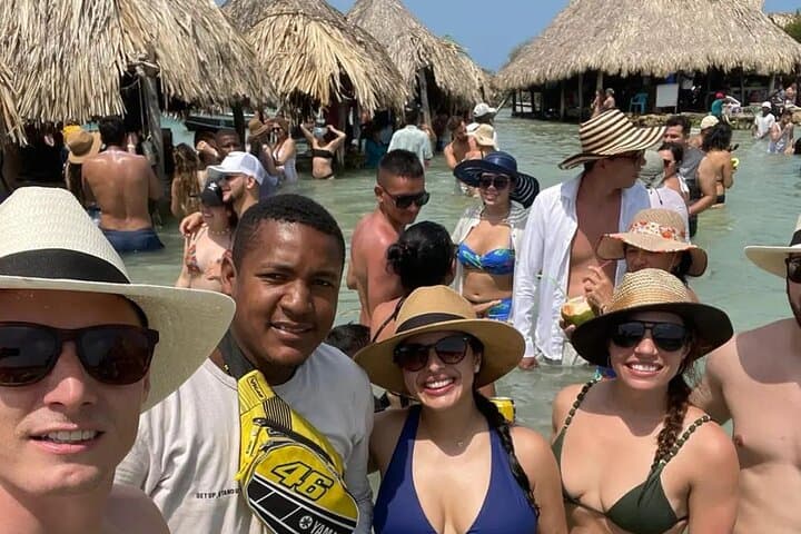 Cholon Boat Party Cartagena: Daytime Yachts, Music & Beach Lunch photo 4