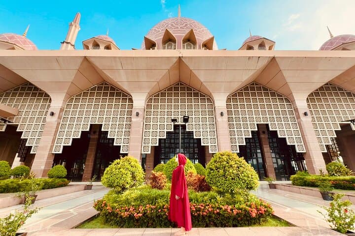 Putrajaya Private Tour: Putra Mosque, Lake Cruise & Modern Architecture photo 2