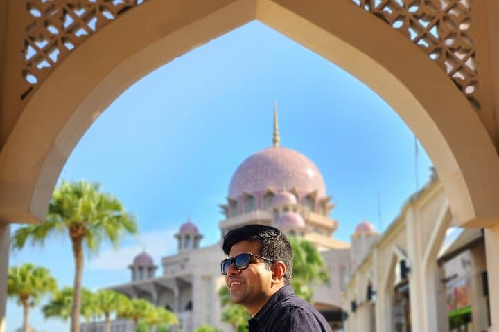 Putrajaya Private Tour: Putra Mosque, Lake Cruise & Modern Architecture photo 5