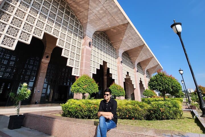 Putrajaya Private Tour: Putra Mosque, Lake Cruise & Modern Architecture photo 6