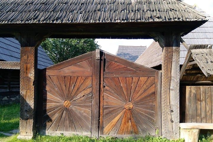 Private Maramures Walking Tours: Wooden Churches, Traditional Crafts & Countryside Walks photo 2