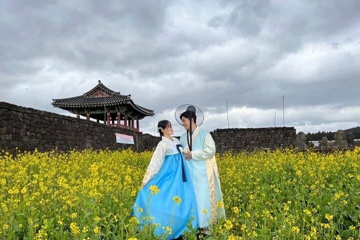 Private Hanbok and UNESCO Tour: Seongsan Sunrise Peak, Haenyeo & Jeju Culture photo 2