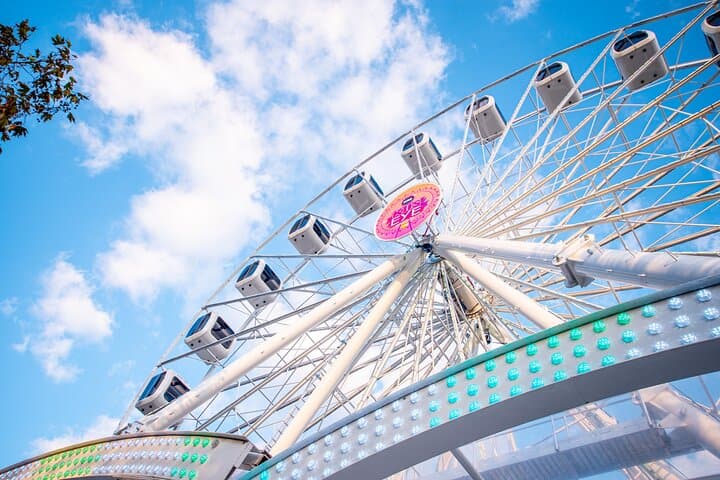 Skyline Melbourne Ferris Wheel & South Wharf Mini Golf — Yarra River Views