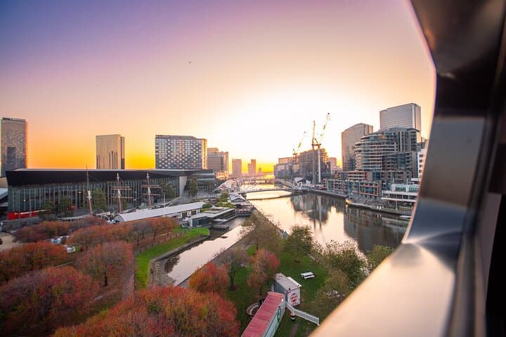 Skyline Melbourne Ferris Wheel & South Wharf Mini Golf — Yarra River Views photo 3