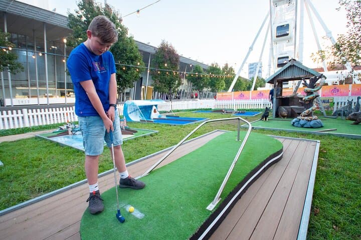 Skyline Melbourne Ferris Wheel & South Wharf Mini Golf — Yarra River Views photo 4