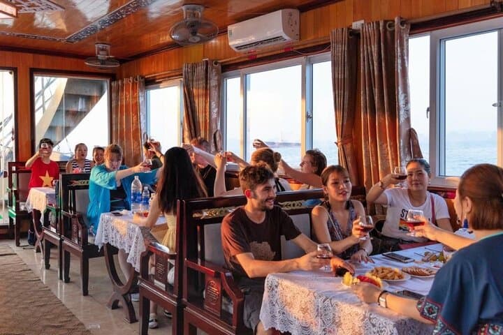 Full-Day Ha Long Bay Sunset Cruise with Kayaking & Sung Sot Cave photo 6