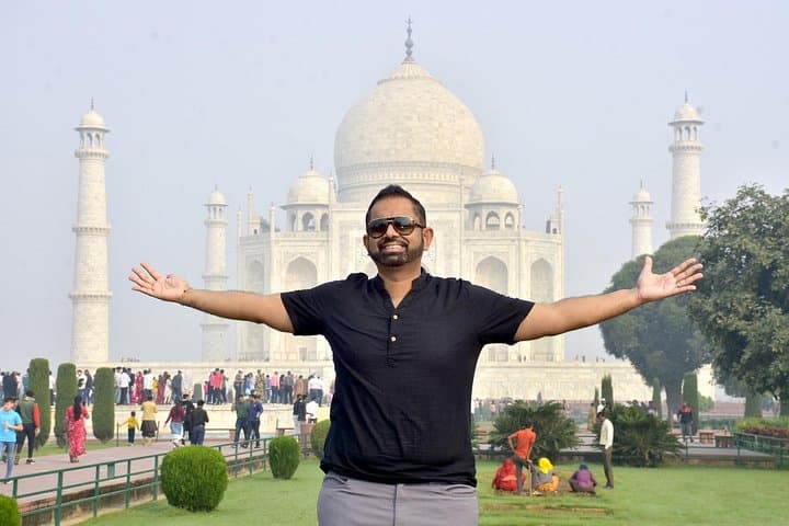 Delhi to Agra Same-Day Taj Mahal Tour — See the Taj in One Day photo 3