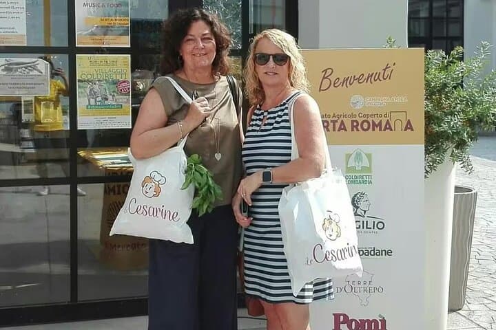 Milan Market Tour and Authentic Aperitivo with a Local Host