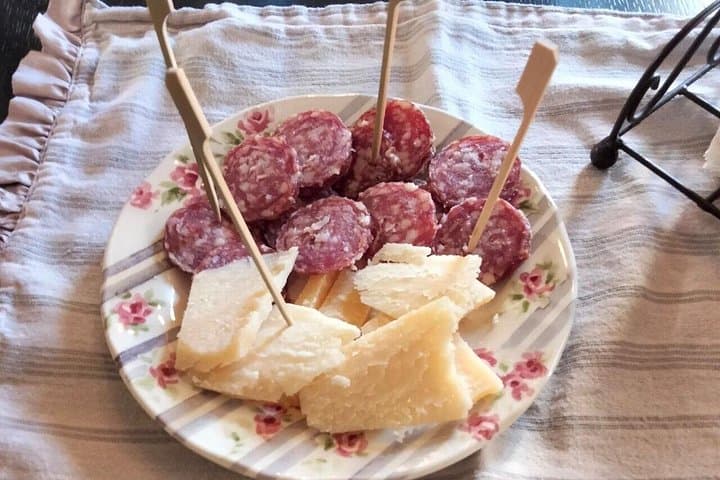 Lucca Market to Table: Guided Market Tour and Authentic Aperitivo in a Local Home photo 3
