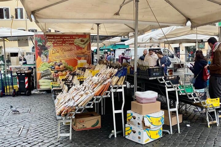 Rome Market Tour and Authentic Aperitivo in a Local Home — Cesarine Experience photo 3