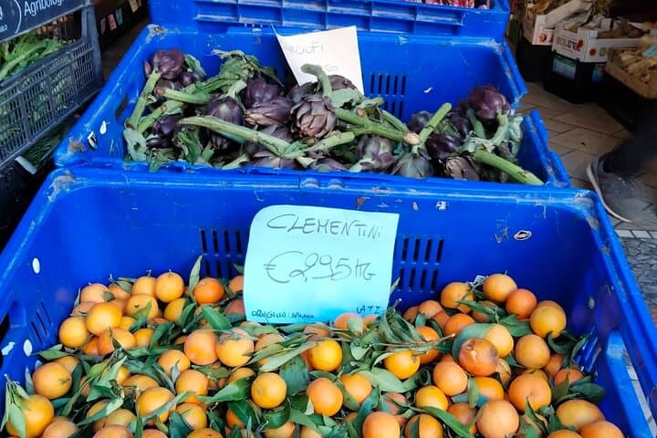 Bari Market Tour and Authentic Italian Aperitivo in a Local Home photo 3