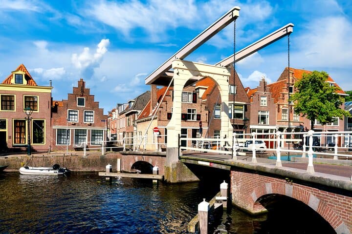 Alkmaar Interactive City Tour: Cheese Market Quest and Historic Highlights photo 5