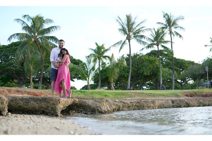 Capture Unforgettable Moments: Group Photography at Waikiki Beach photo 5