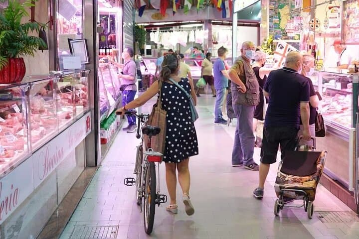 Turin Market Tour and Authentic Aperitivo at a Local's Home photo 4