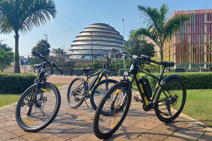 Morning Kigali E-Bike Tour: Breakfast, Markets & City Views