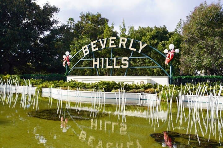 Rodeo Drive Self-Guided Walking Audio Tour — Beverly Hills Luxury & History photo 6