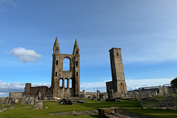Private St Andrews and Edinburgh Day Tour: Bespoke Old Course & Castle Highlights photo 2