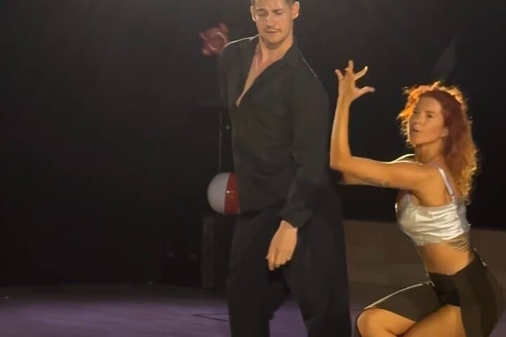 Viva la Dance: 90-Minute Latin Rhythms Workshop with a World Champion in Tulum