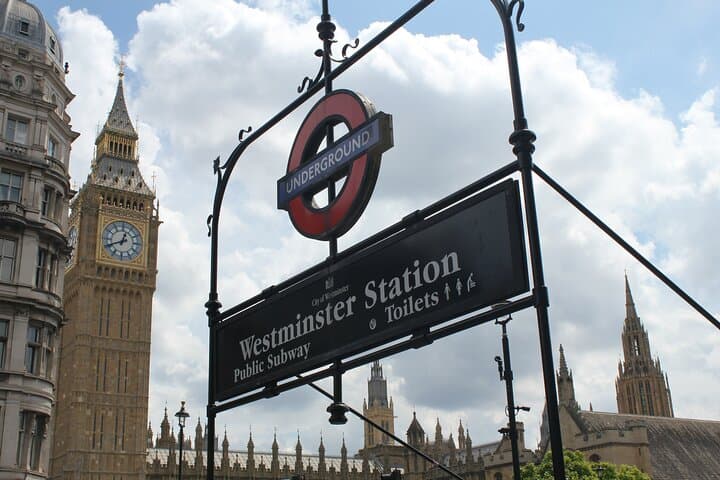 AI-Guided 1-Hour Walking Tour of Big Ben & Westminster in Any Language photo 2