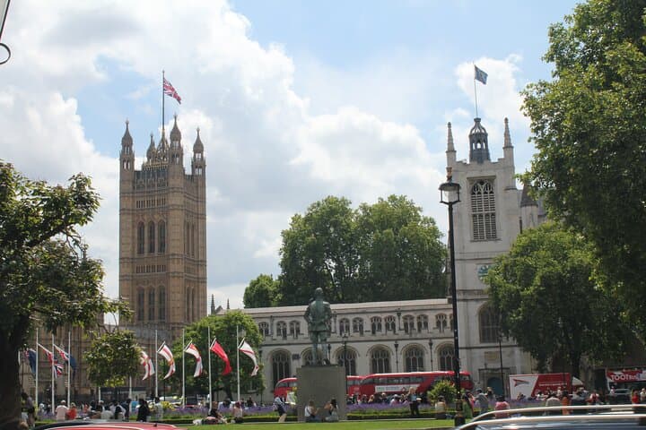 AI-Guided 1-Hour Walking Tour of Big Ben & Westminster in Any Language photo 3