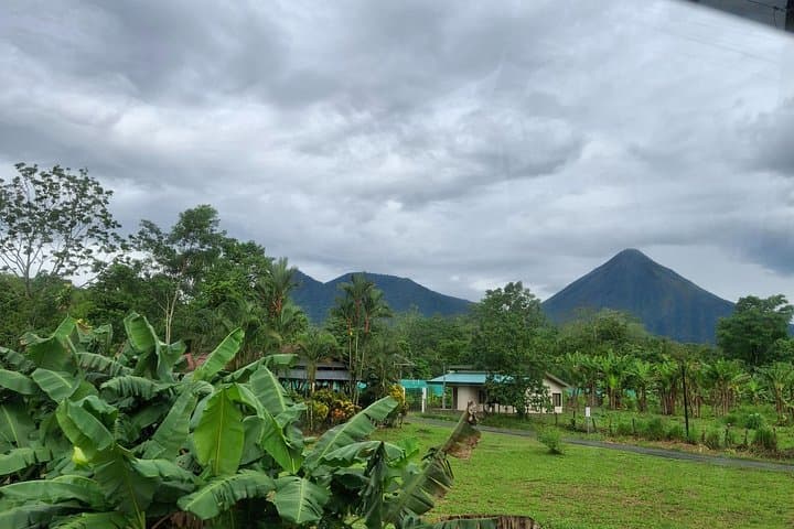 San José Airport to La Fortuna: Private Arenal Transfer Guide photo 2