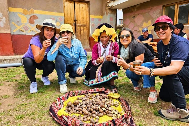 Sacred Valley Full-Day Tour: Chinchero, Maras, Moray & Ollantaytambo with Buffet Lunch photo 1
