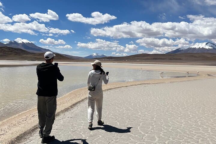 3-Day Uyuni Salt Flat Tour — Mirror Effect, Colored Lagoons & Desert Landscapes photo 6