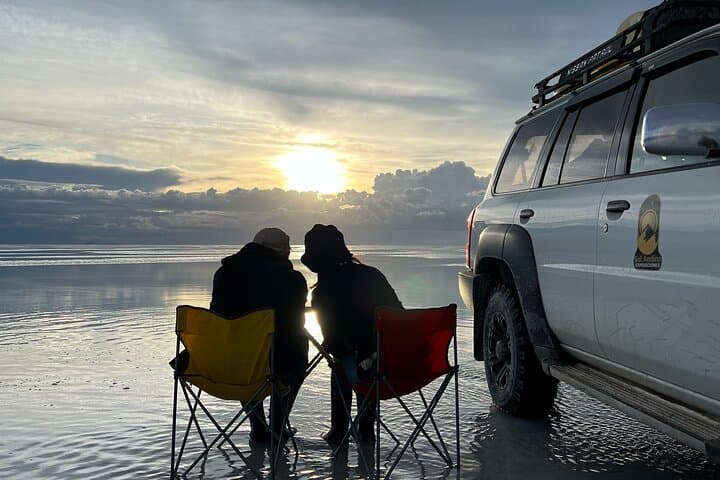 3-Day Uyuni Salt Flat Tour — Mirror Effect, Colored Lagoons & Desert Landscapes photo 4