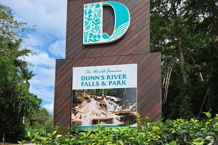 Private Daytrip to Dunn's River Falls, Blue Hole & Secret Falls from Montego Bay