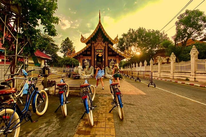 Chiang Mai Sunset Foodie Ride: 17km Evening Street Food Bike Tour photo 5