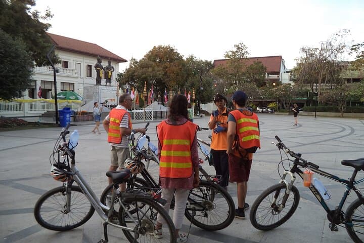 Chiang Mai Sunset Foodie Ride: 17km Evening Street Food Bike Tour photo 6