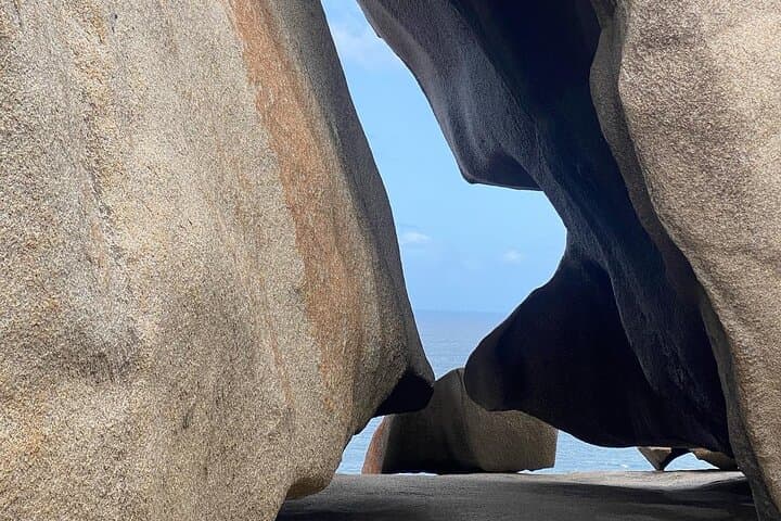 Private Luxury Flinders Chase Tour: Remarkable Rocks, Admirals Arch and Fur Seals photo 5