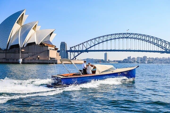 Sydney Harbour's Secret Islands: Lavender Bay Picnic & Hidden Harbour Tour