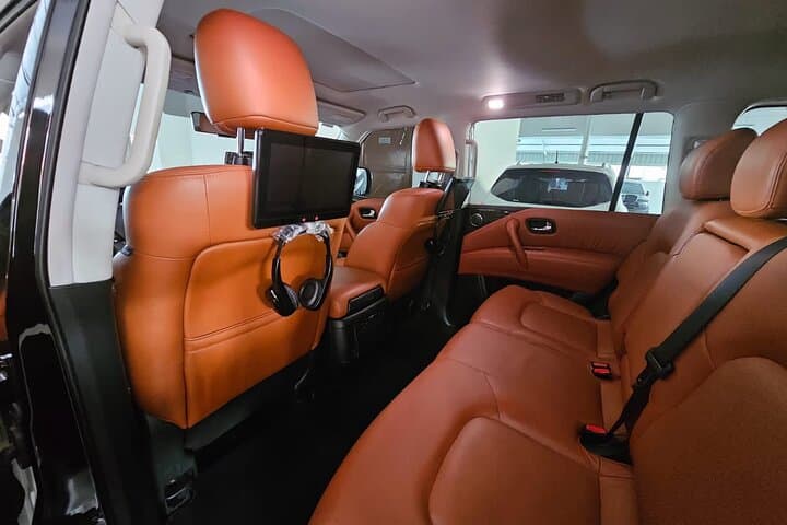 Private Chauffeur Service Dubai Abu Dhabi Flexible Car Hire with Driver photo 3