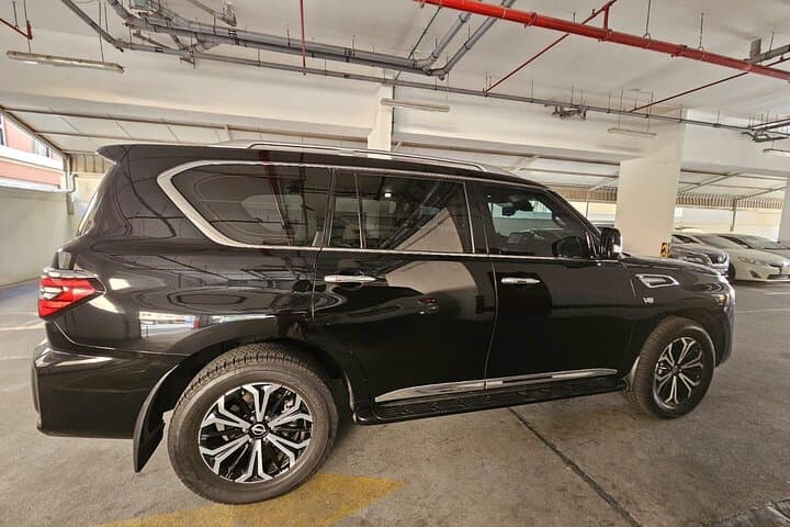 Private Chauffeur Service Dubai Abu Dhabi Flexible Car Hire with Driver photo 2
