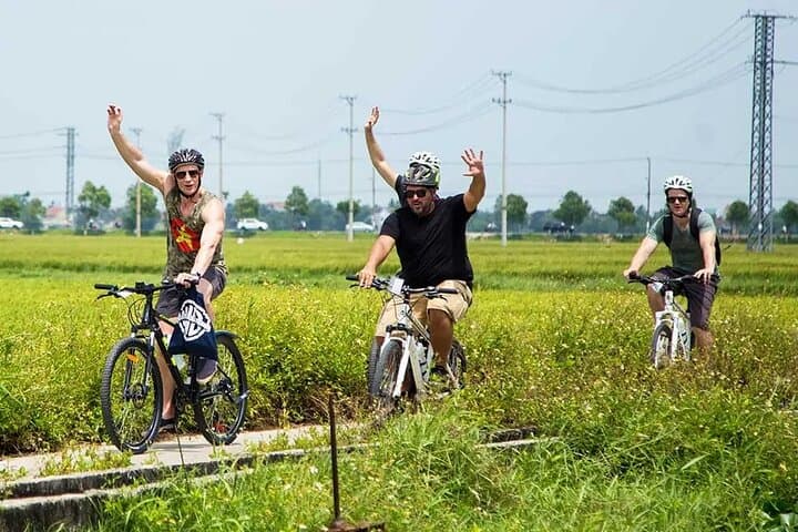 Hoi An Eco Tour: Tra Nhieu Village & Kim Bong Carpentry Cycling Day Trip
