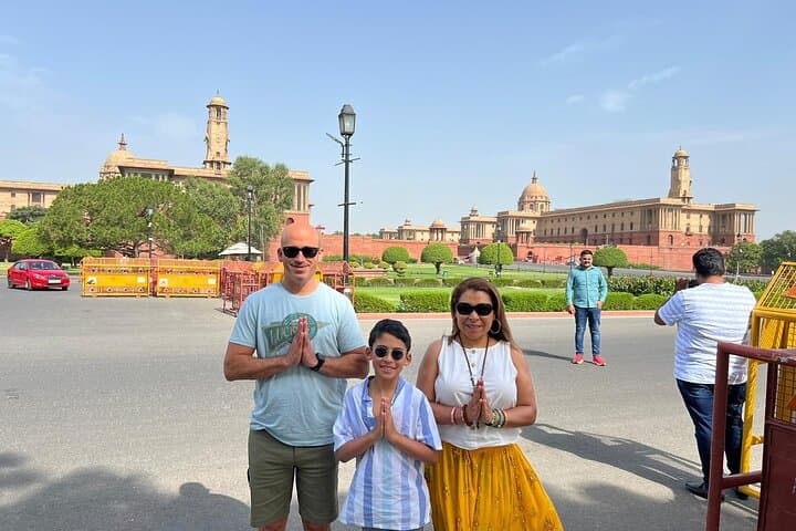 Old and New Delhi: Private Full-Day Cultural Tour of Monuments & Markets