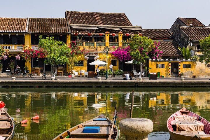 Explore Da Nang and Hoi An: From Pagodas to Ancient Towns photo 5