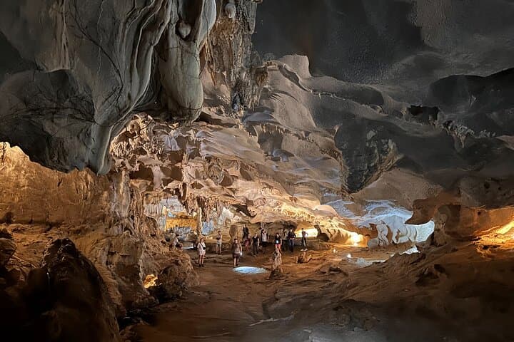 Half-Day Bai Tu Long Bay Cruise: Kayaking, Thien Canh Son Cave & Lunch photo 5
