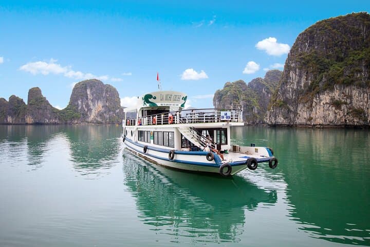 Half-Day Bai Tu Long Bay Cruise: Kayaking, Thien Canh Son Cave & Lunch