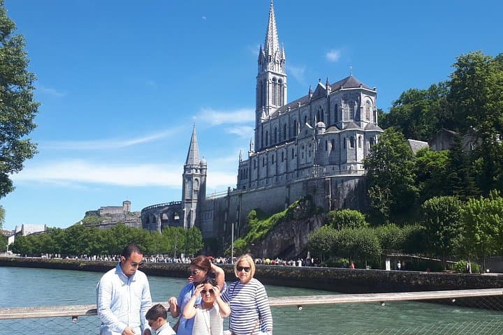 Kid-Friendly Lourdes Highlights: Private Family Tour to the Grotto, Bernadette's Home & Museum