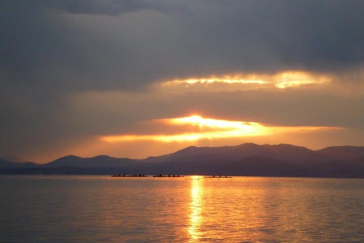 Yellowstone Lake Sunset Paddle: Kayak the West Thumb Geyser Basin at Dusk photo 2