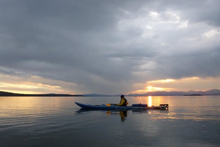 Yellowstone Lake Sunset Paddle: Kayak the West Thumb Geyser Basin at Dusk photo 3